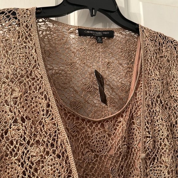 2 pieces!! Carmen Marc Valvo Gorgeous lace like set in a golden thread - small - Picture 9 of 16
